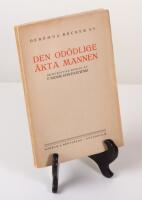 Den od&ouml;dlige &auml;kta mannen. Humoristisk roman