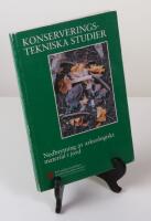 Nedbrytning av arkeologiskt material i jord. M&aring;ls&auml;ttning och bakgrund. Konserveringstekniska studier