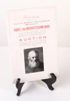 F&ouml;rteckning &ouml;ver en del af direkt&ouml;r Robert Malmbergs sterbhus konst- och antikvitetssamlingar. M&aring;lningar, gravyrer, m&ouml;bler, mattor, silfver, keramik, glas, bokband m m hvilka f&ouml;rs&auml;ljas p&aring; auktion onsdagen 9 december 1925 