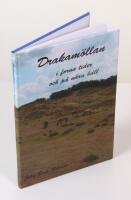 Drakam&ouml;llan. I forna tider och p&aring; n&auml;ra h&aring;ll