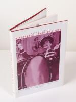 Riksteater i krig och fred. N&aring;gra drag ur teaterns utveckling i Sverige 1940-1958