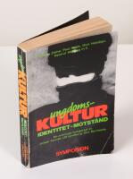 Ungdomskultur. Identitet - motst&aring;nd. En antologi redigerad av Johan Forn&auml;s, Ulf Lindberg, Ove Sernhede