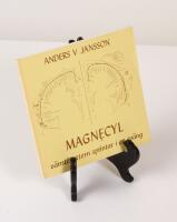 Magnecyl. V&auml;nsteryttern sprintar i en sv&auml;ng