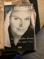 Ung naken kvinna - m&ouml;tet med Mikis