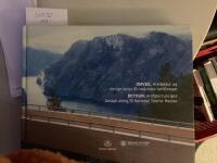 Omveg / Detour , arkitektur og design langs 18 nasjonale turistvegar. Det