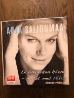 En ung naken kvinna : m&ouml;tet med Mikis