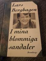 I mina blommiga sandaler signerad av Lars Berghagen till Ingalis