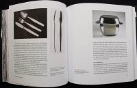 Formgivaren Pierre Forssell. Silversmide, industridesign, skulptur i m&auml;ssing