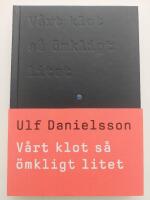V&aring;rt klot s&aring; &ouml;mkligt litet