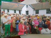 S&ouml;tsaker och beska piller : en antologi av och med kvinnor : 32 recept p&aring; t&aring;rtor och desserter : kafferepet p&aring; &Ouml;sterlen del 3 / redakt&ouml;r : Jea Jonsson ; foto: Thorsten Persson