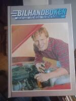 Bilhandboken : g&ouml;r det sj&auml;lv - steg f&ouml;r steg - f&ouml;r b&auml;ttre bilekonomi : Del 1 : Spraym&aring;lning - p&aring; r&auml;tt s&auml;tt. Stenskott och bucklor. B&auml;ttre passning. Montera bilradio. Enkel service p&aring; t&auml;ndstift. Bromsar. Korta fakta om f&ouml;rgasaren. 