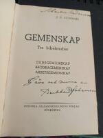 Gemenskap : Tre bibelstudier : Guds Gemenskap Br&ouml;dragemenskap Arbetsgemenskap / Arbete f&ouml;r Kristus eller partiagitation / V&aring;r uppgift s&aring;som kristna / I M&auml;nniskosonenens dagar : En ber&auml;ttelse om framtiden / Huru Nils blev mission&auml;r