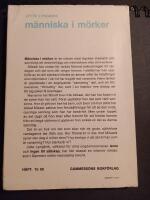 m&auml;nniska i m&ouml;rker 