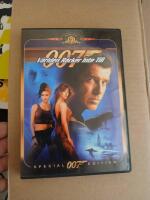 James Bond  - v&auml;rlden r&auml;cker inte till 