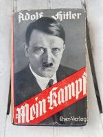 Mein Kampf med skyddsomslag : Originalausgabe. Zwei B&auml;nde in einem Band. Ungek&uuml;rzte Ausgabe. Erster Band: Eine Abrechnung. Zweiter Band: Die nationalsozialistische Bewegung.