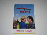 Grabben i graven bredvid Filmomslag