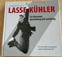Lasse K&uuml;hler - en dansares grundsteg och snedsteg