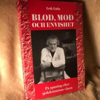 Blod, mod och envishet : p&aring; spaning efter sjukdomarnas v&auml;sen. DVD medf&ouml;ljer.
