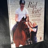 Rid l&auml;tt! : en guide f&ouml;r nya ryttare
