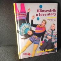 H&ouml;nsestrik a love story : sticka m&ouml;nster p&aring; ditt s&auml;tt