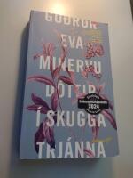 &Iacute; skugga trj&aacute;nna