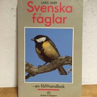 Svenska f&aring;glar : en f&auml;lthandbok
