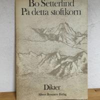 P&aring; detta stoftkorn : dikter