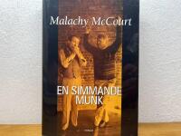 En simmande munk