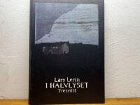 I halvlyset : Tresnitt