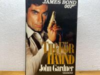 Tid f&ouml;r h&auml;mnd : [James Bond 007]