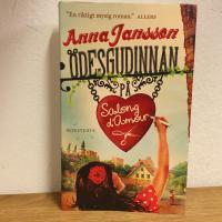 &Ouml;desgudinnan p&aring; Salong d'Amour