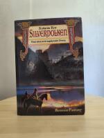 Silverdolken - f&ouml;rsta boken om det magiska landet Deverry