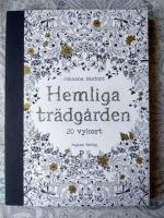 Hemliga Tr&auml;dg&aring;rden - 20 vykort att f&auml;rgl&auml;gga