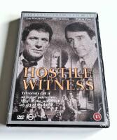 Hostile Witness (Ny/Plastad)