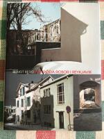 Nio r&ouml;da rosor i Reykjavik