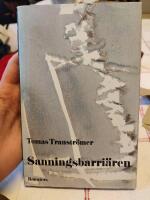 Sanningsbarri&auml;ren : dikter