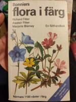 Bonniers flora i f&auml;rg : mer &auml;n 1000 nordeuropeiska blommor i text och bild : en f&auml;lthandbok