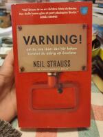 Varning! Om du inte l&auml;ser den h&auml;r boken kommer du aldrig att &ouml;verleva