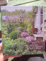 Vackra rabatter : s&aring; f&aring;r du din tr&auml;dg&aring;rd att blomstra