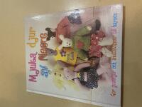 Mjuka djur av fleece g&ouml;r gosedjur och snuttev&auml;nner till barnen