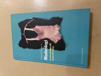 Modeologi introduktion till modevetenskap