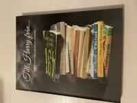 Till Harry fr&aring;n- dedikationer i Harry Martinsons bibliotek