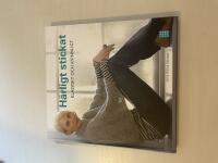 H&auml;rligt stickat klassiskt och kvinnligt