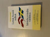 Lettisk-svensk ordbok ca 30000 uppslagsord inkl. 7500 aff&auml;rs- och juridiska termer = Latvie&scaron;u-zviedru v rdn ca : ap 30000 v rdu t. sk. 7500 komercijas un juridiskie termini