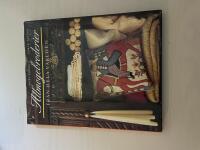 Allmogebroderier fr&aring;n hela v&auml;rlden 