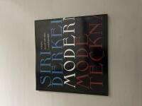 Siri Derkert modernist, modetecknare : [kl&auml;der, konst och k&ouml;n i avantgardet]