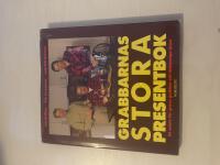 Grabbarnas stora presentbok ett m&aring;ste f&ouml;r grova grabbar och l&auml;skunniga tjejer