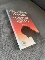 H&auml;rlig &auml;r jorden - [roman]