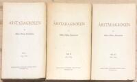 &Aring;RSTADAGBOKEN. 1-3. Journaler fr&aring;n &aring;ren 1793-1839. Vol. 1: 1793-1812. Vol. 2: 1813-1825. Vol. 3: 1826-1839.