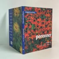 Perenner : Tr&auml;dg&aring;rd med f&auml;rg